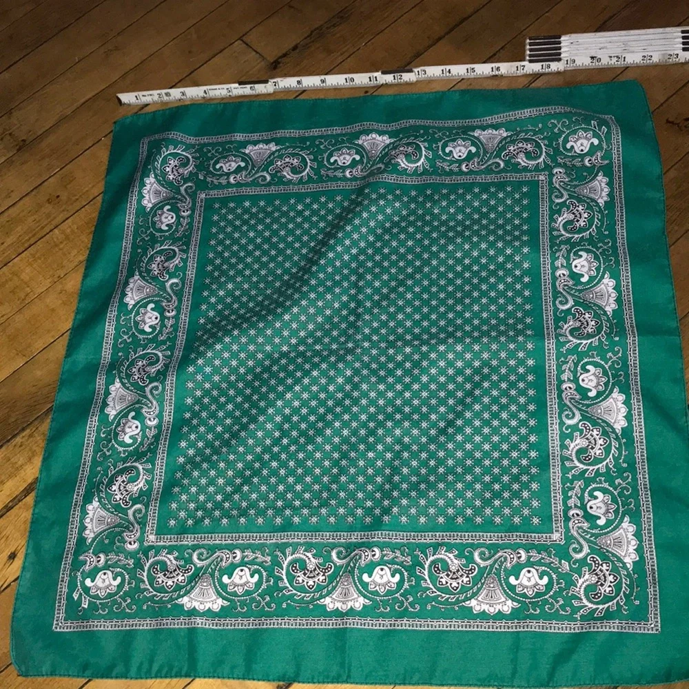 Emerald‎ Paisley Print Square Scarf - Green